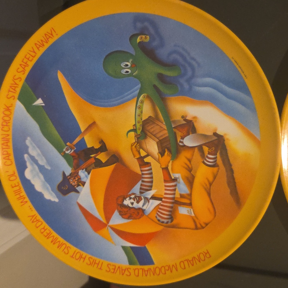 Set of 4 McDonald's Character Plates - Picture 5 of 7